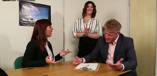  Cockhungry CFNM babes blowing subject in office